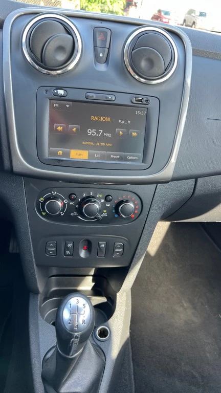 Hoofdafbeelding Dacia Logan