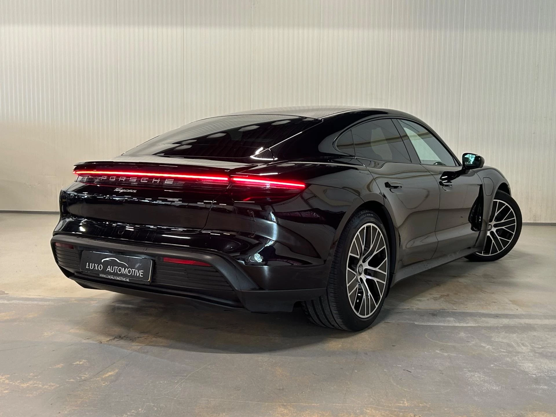 Hoofdafbeelding Porsche Taycan