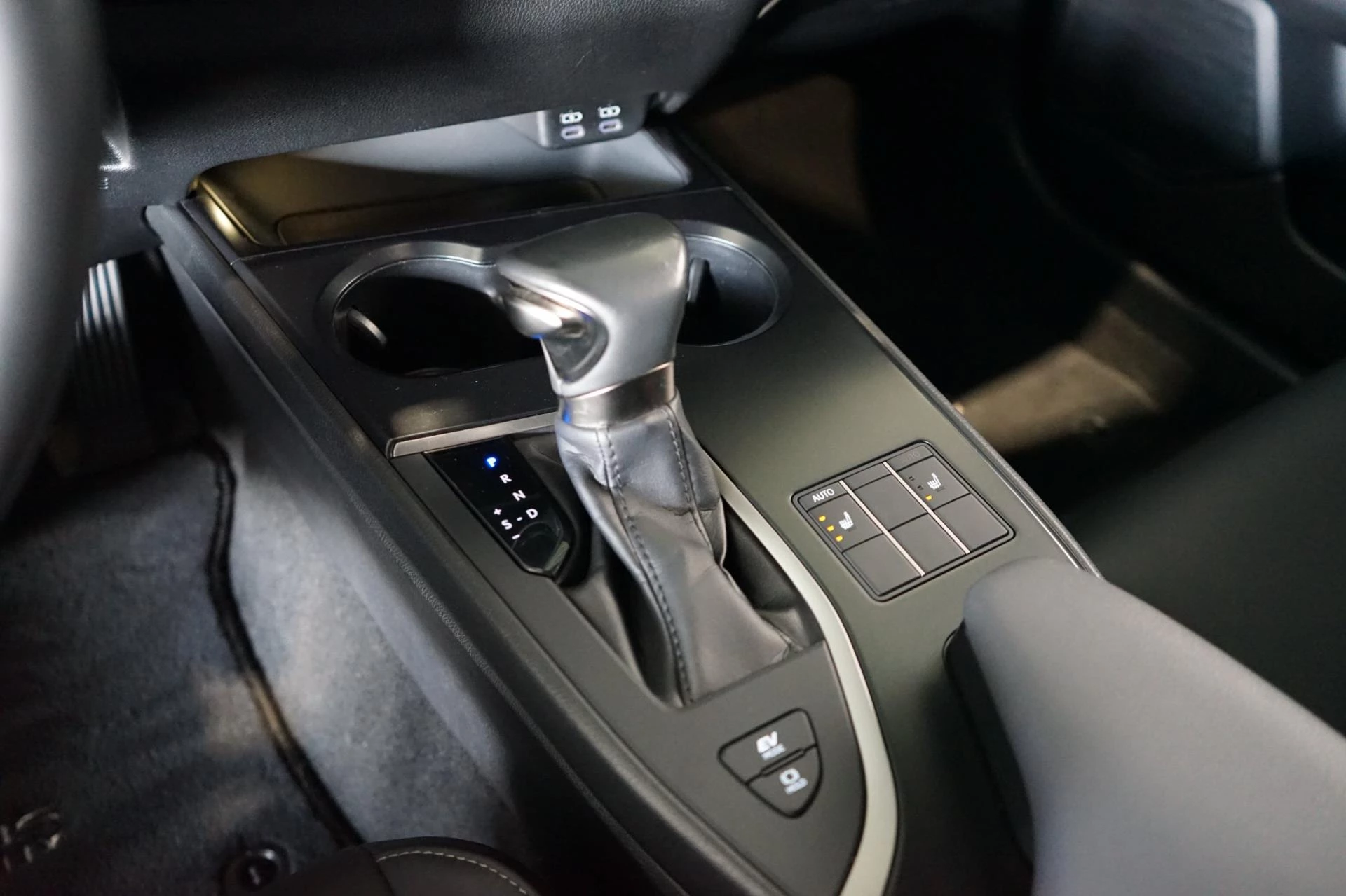 Hoofdafbeelding Lexus UX