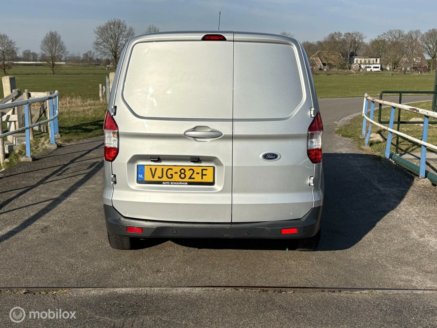 Hoofdafbeelding Ford Transit Courier