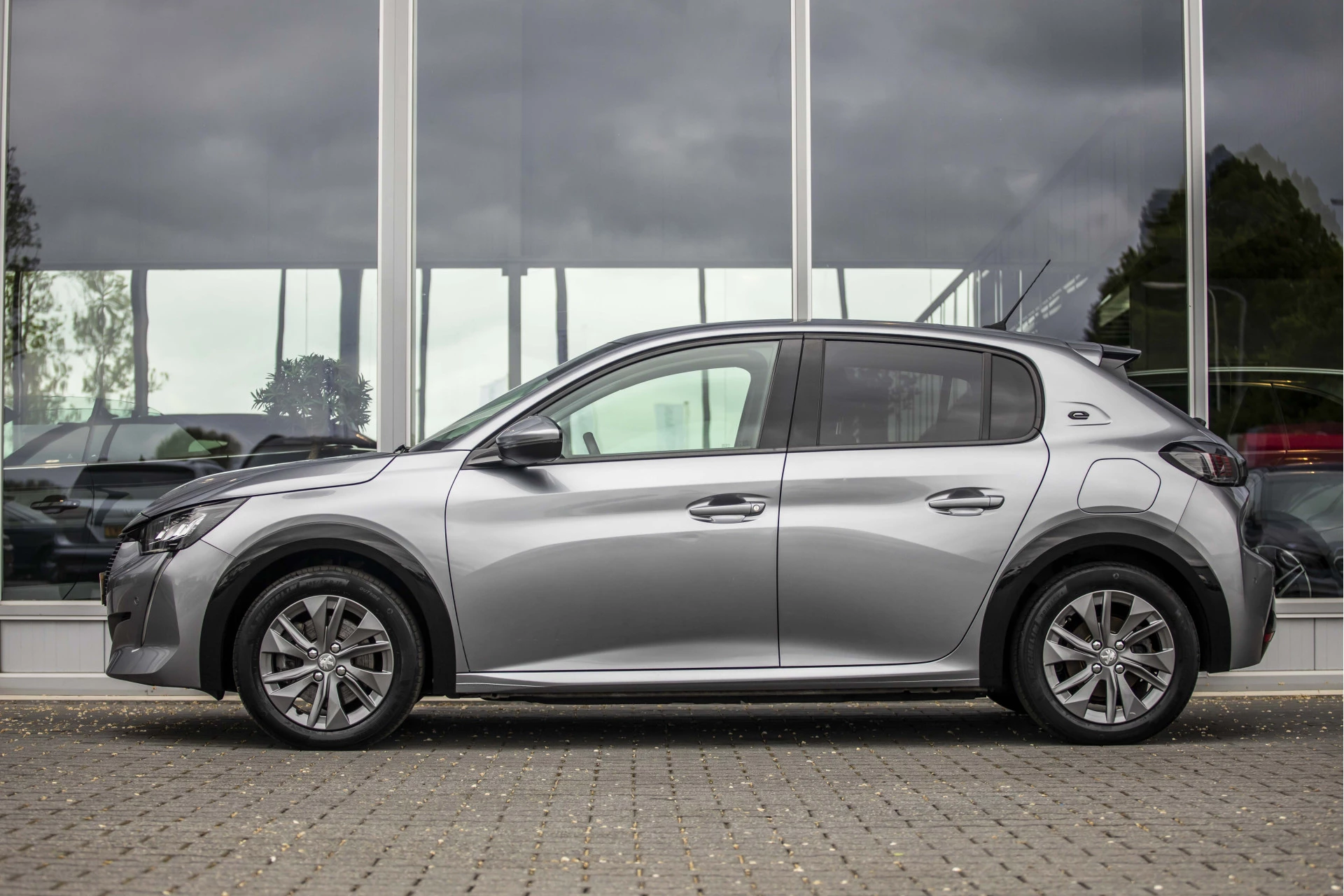 Hoofdafbeelding Peugeot e-208