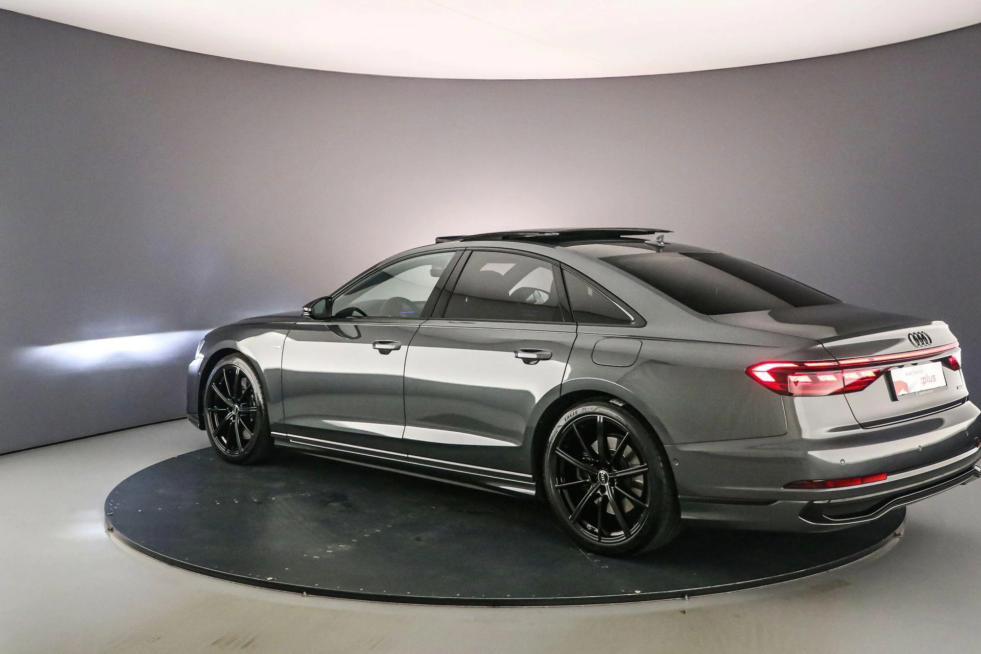 Hoofdafbeelding Audi A8