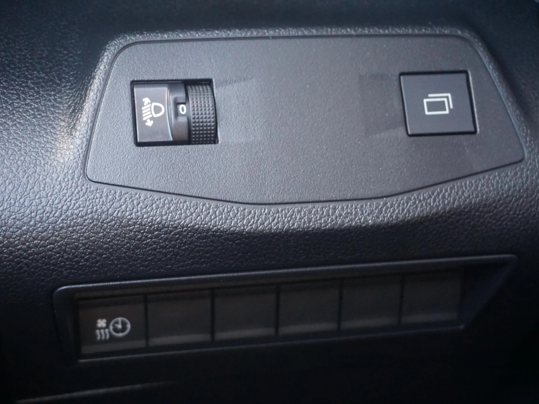 Hoofdafbeelding Peugeot e-Partner