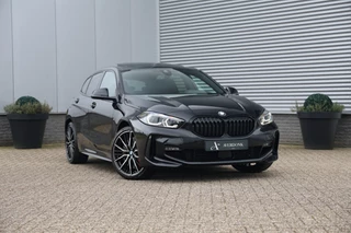 BMW 1 Serie 118i M-Sport Pro Black NAP|Pano|Kuipstoel|Stuurvw|19inch