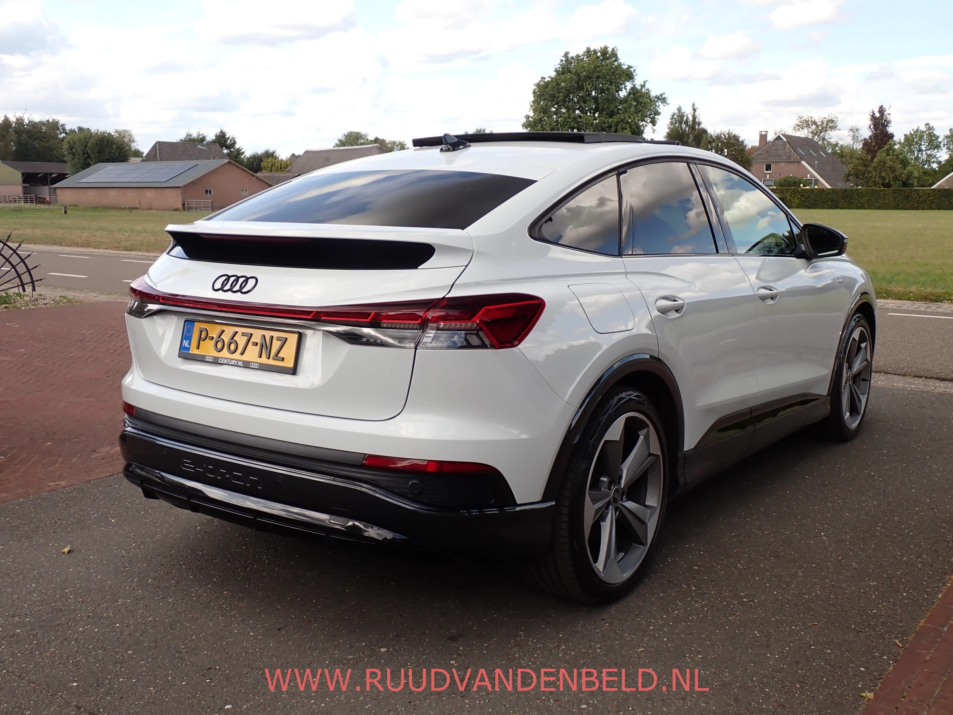 Hoofdafbeelding Audi Q4 e-tron