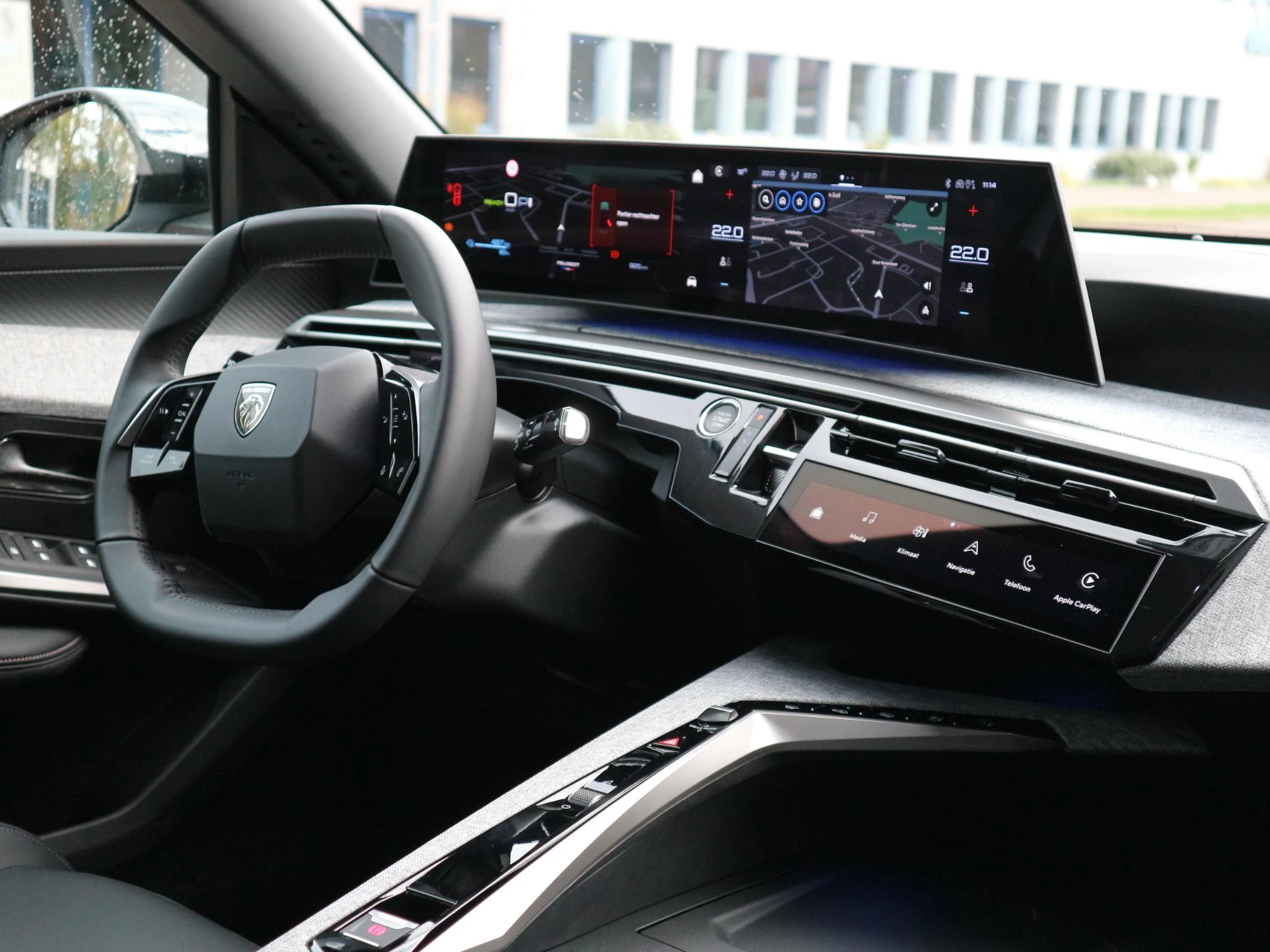 Hoofdafbeelding Peugeot e-3008