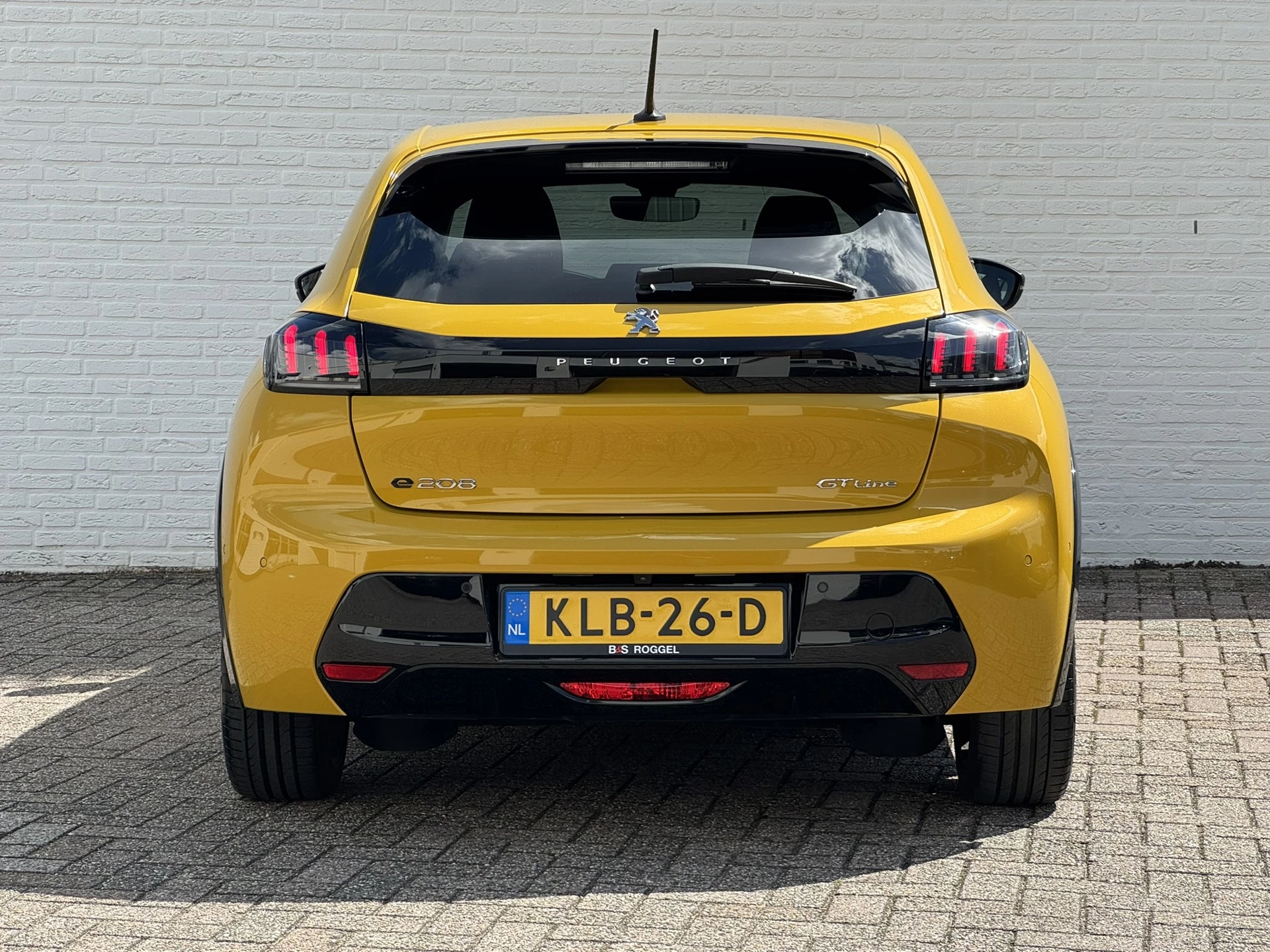 Hoofdafbeelding Peugeot e-208