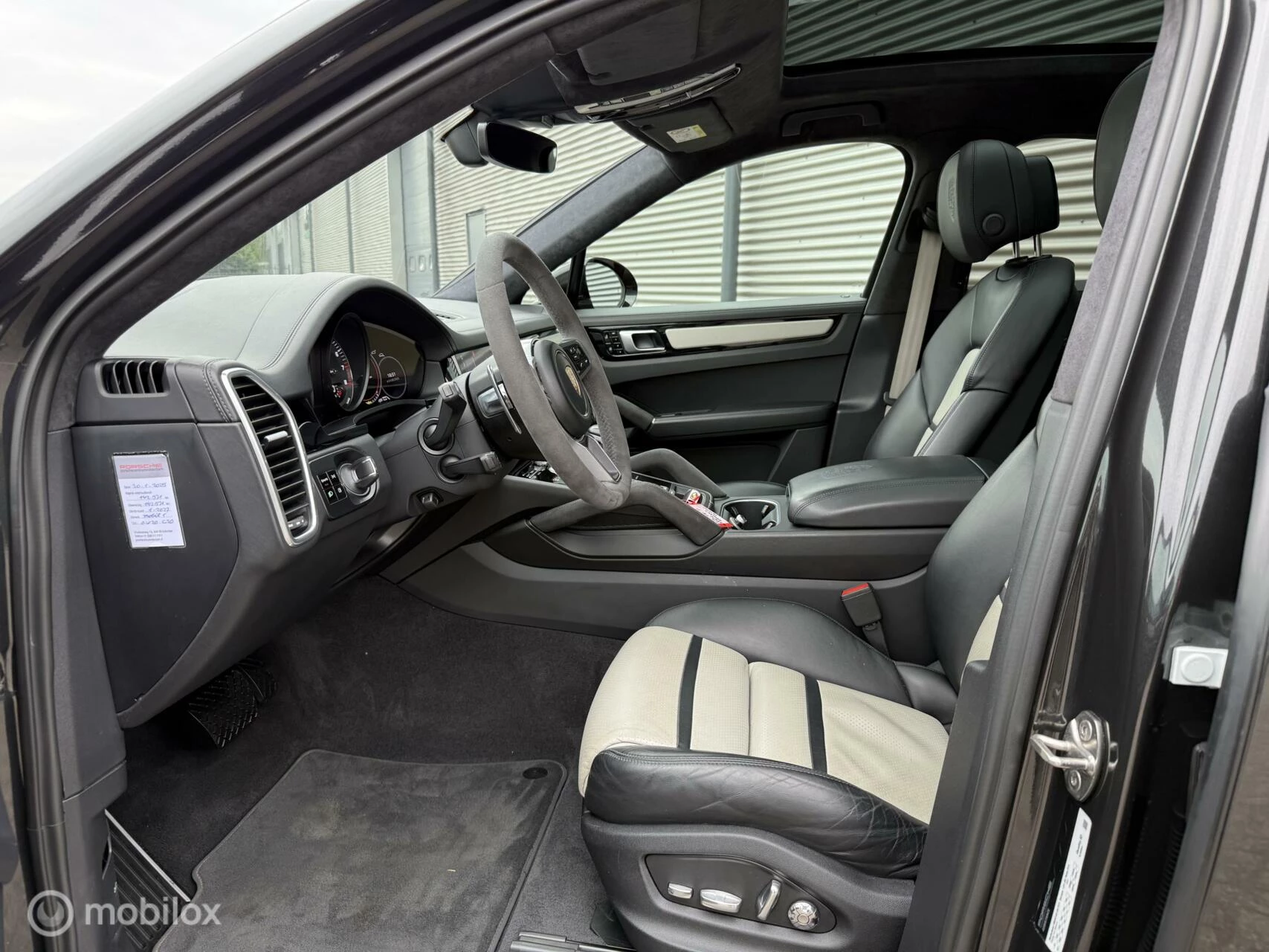 Hoofdafbeelding Porsche Cayenne