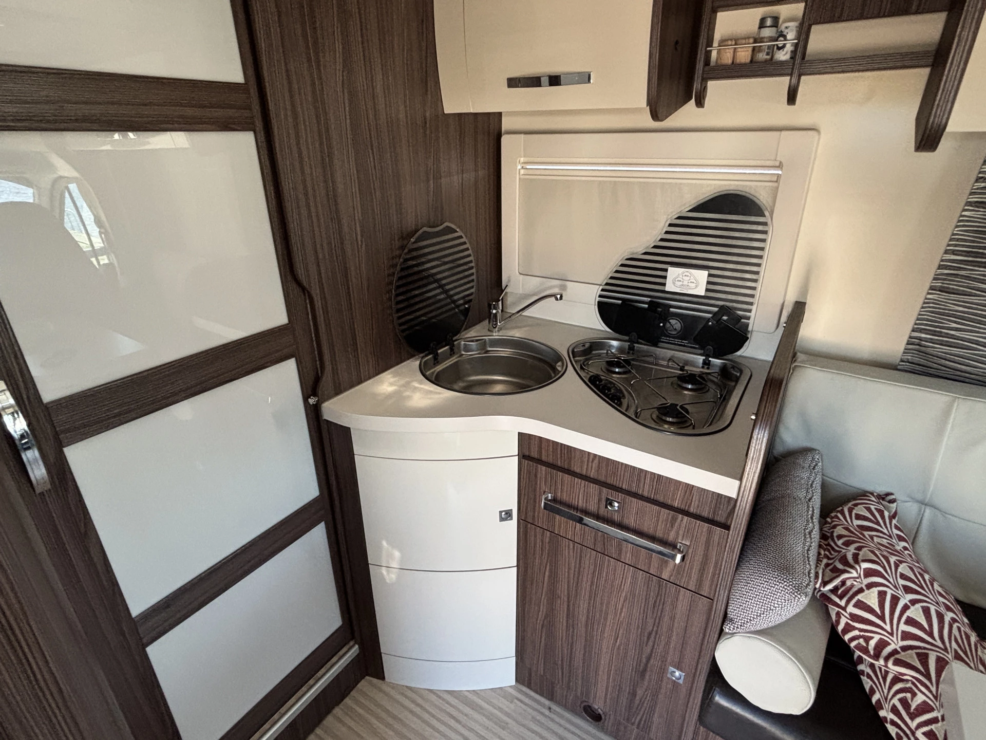 Hoofdafbeelding Benimar TESSORO 497 Automaat / Queensbed / Elektrische Hefbed / Leer / Constructsloten