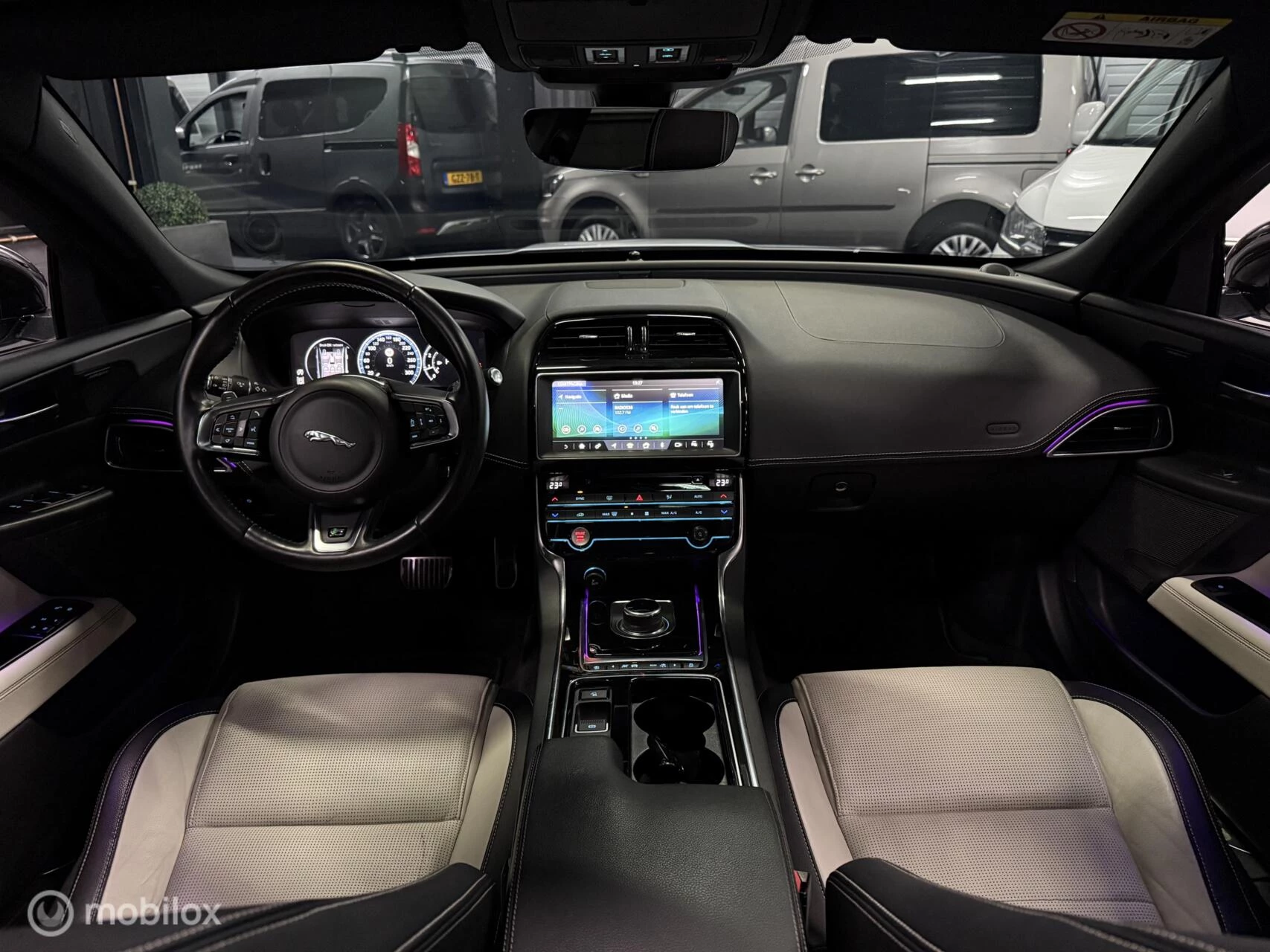 Hoofdafbeelding Jaguar XE