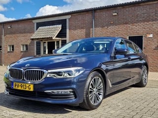 BMW 5-serie 520i High Executive/ Camera/ Led/ Stoelverwarming/ PDC