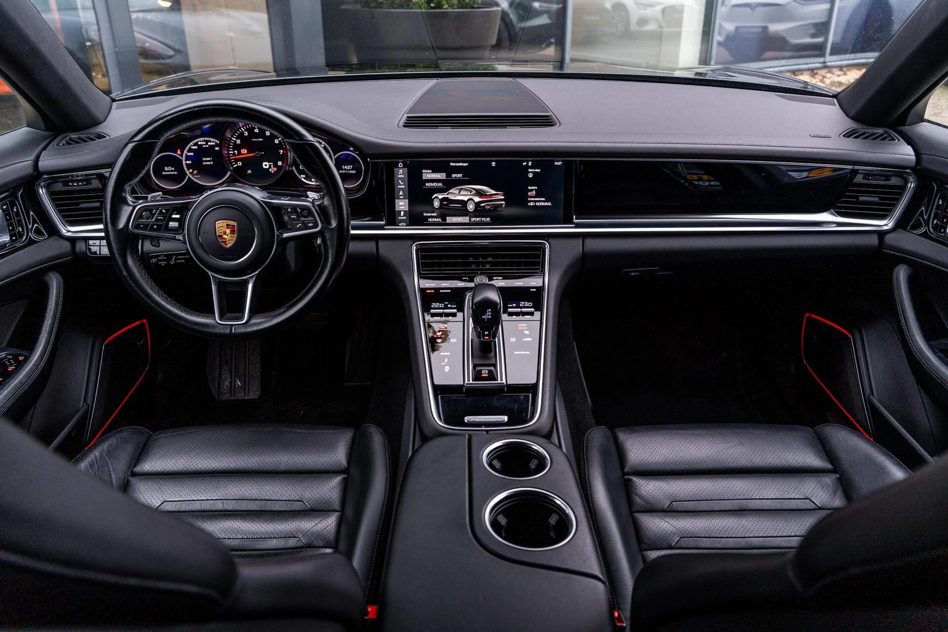 Hoofdafbeelding Porsche Panamera