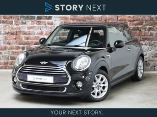 MINI Cooper Hatchback 3 deurs / Navigatie / Parkeersensoren / Cruise Control / Sportstoelen / Voorruitverwarming / Bluetooth / Climate Control / JCW Interieurpakket / 16 Inch