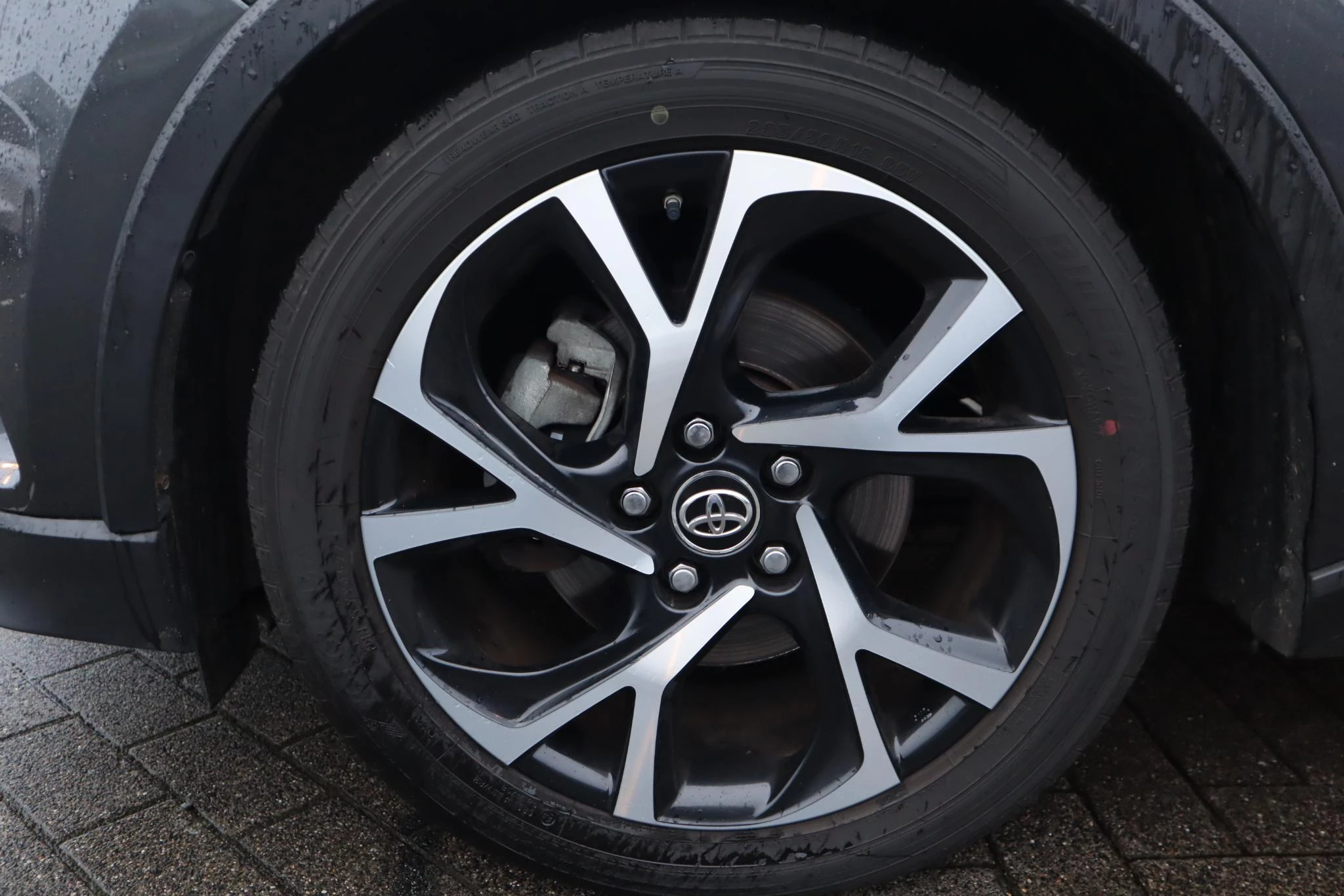 Hoofdafbeelding Toyota C-HR