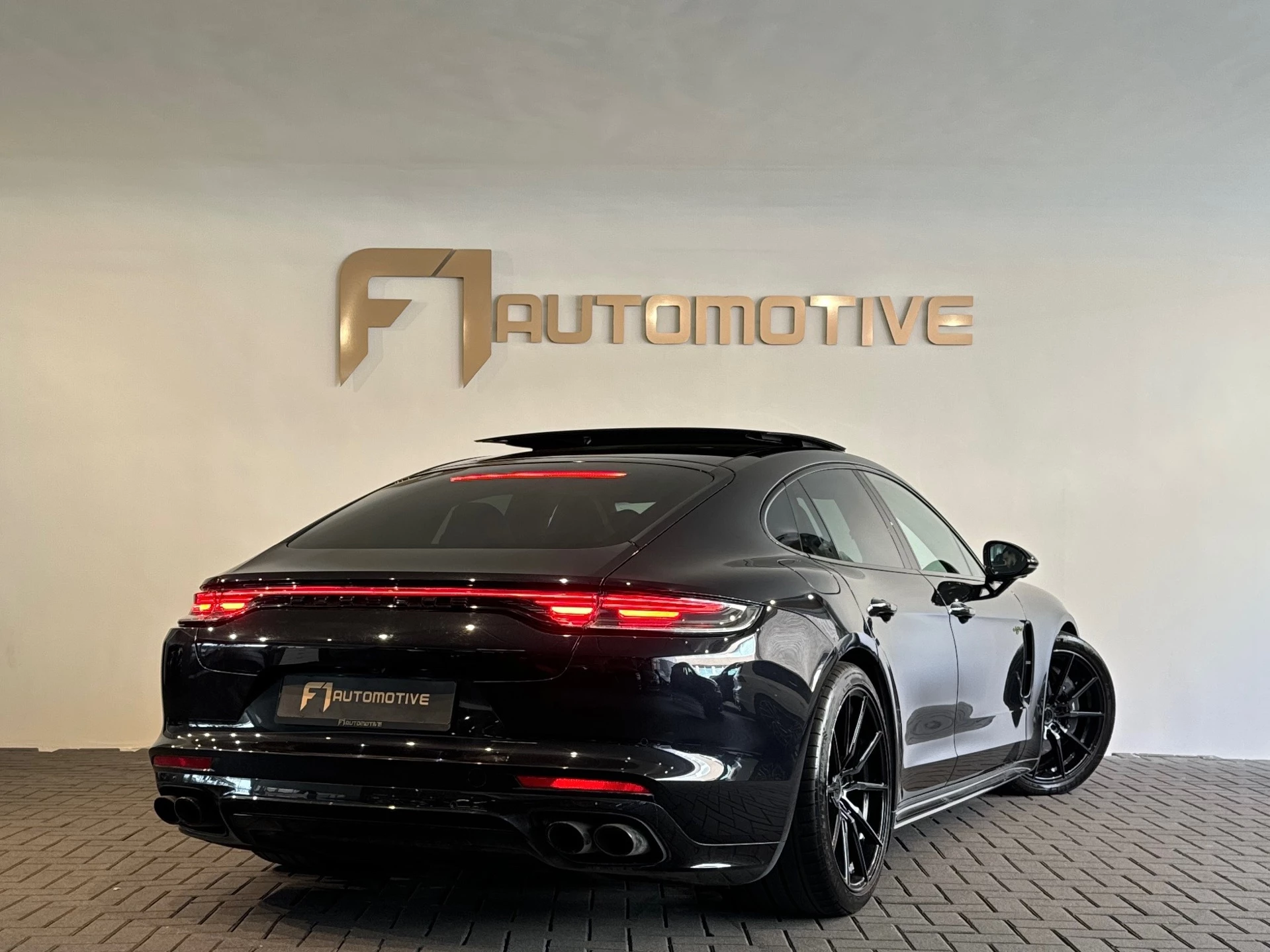 Hoofdafbeelding Porsche Panamera