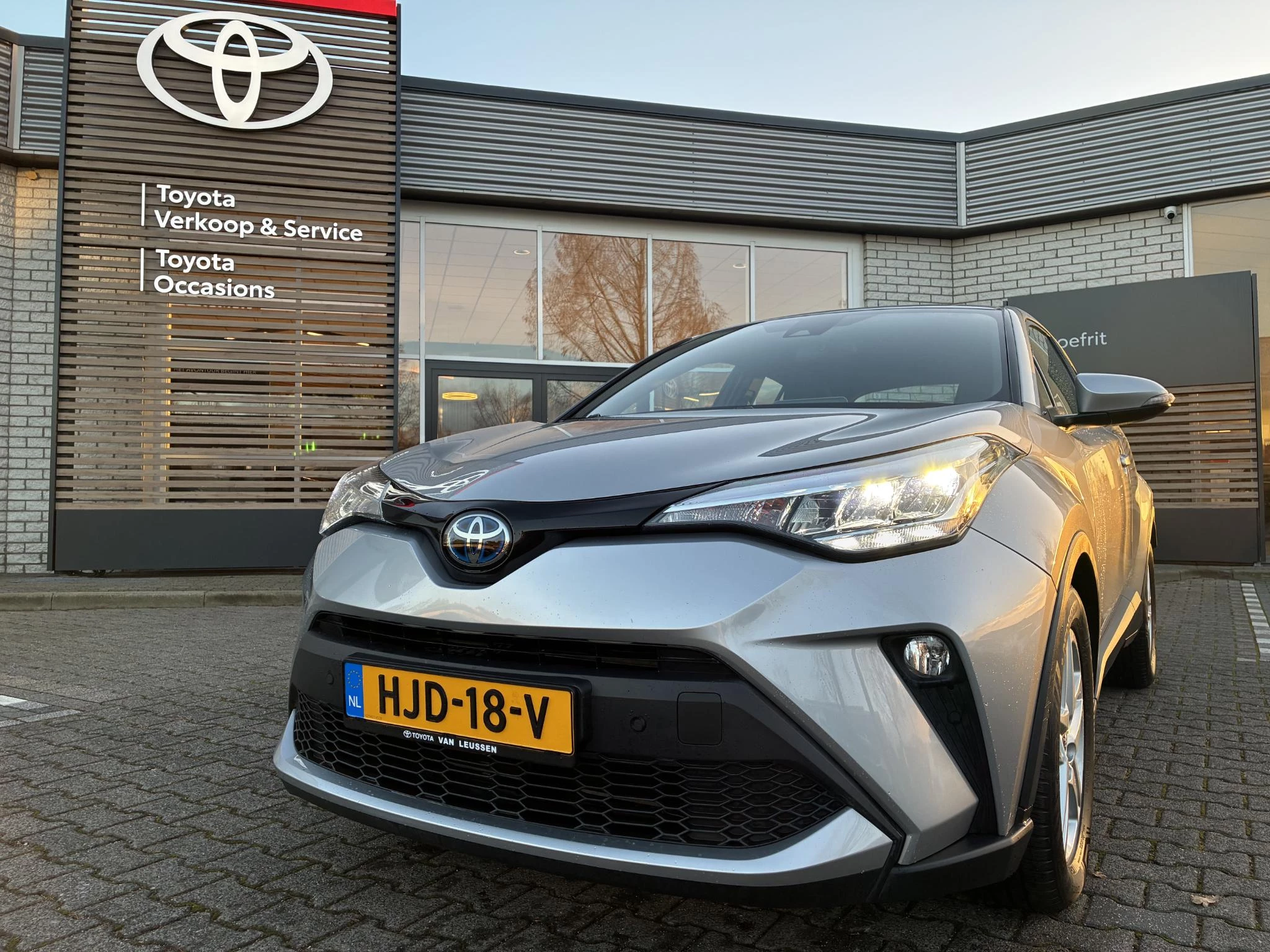 Hoofdafbeelding Toyota C-HR