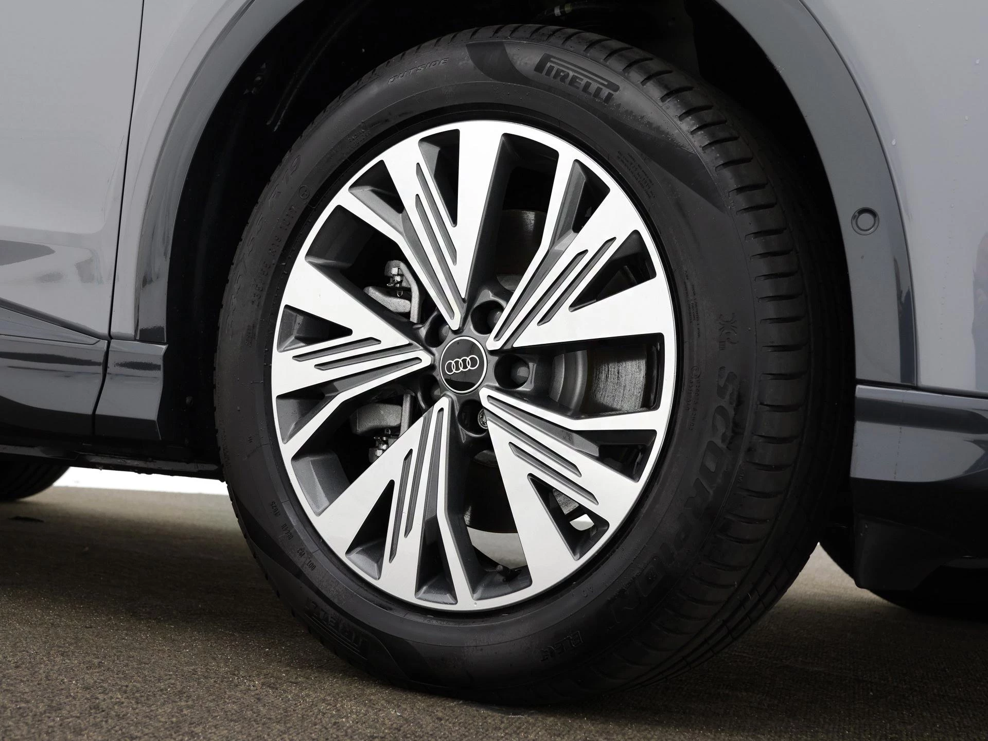 Hoofdafbeelding Audi Q4 e-tron