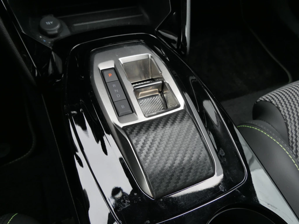 Hoofdafbeelding Peugeot e-2008
