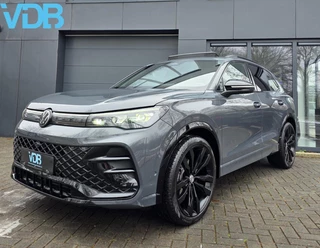 Hoofdafbeelding Volkswagen Tiguan Volkswagen Tiguan 1.5 eTSI R-Line BLACKEDITION PANO VOL!!!