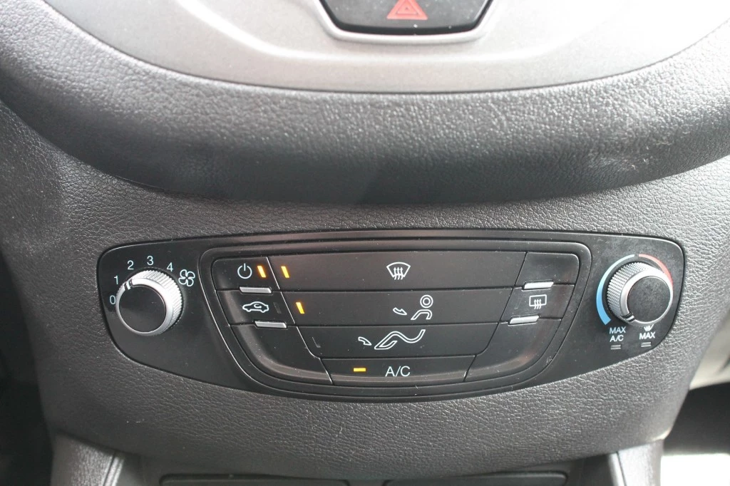 Hoofdafbeelding Ford Transit Courier