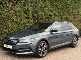 Hoofdafbeelding Škoda Superb Skoda Superb Combi 1.4 TSI iV Sportline Trekhaak Camera