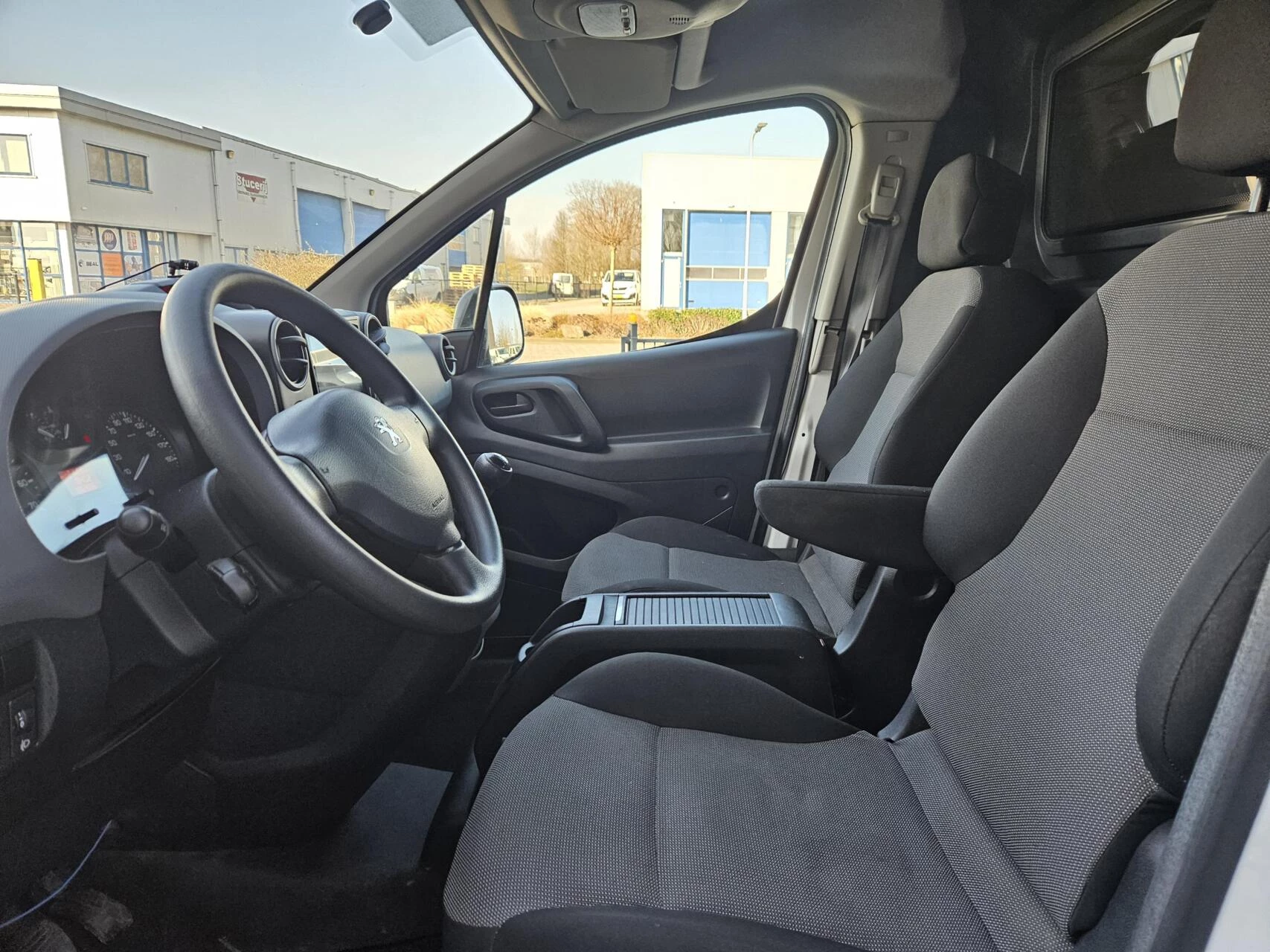 Hoofdafbeelding Peugeot Partner