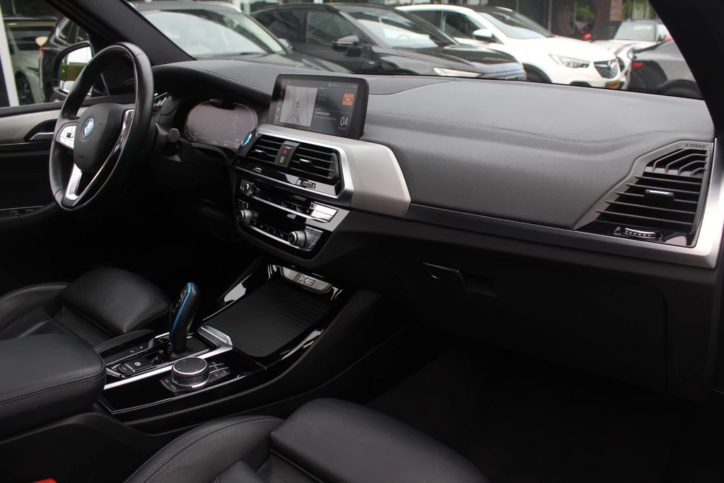 Hoofdafbeelding BMW iX3