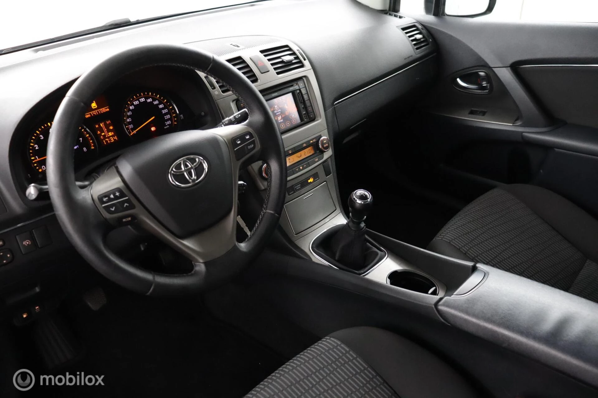 Hoofdafbeelding Toyota Avensis