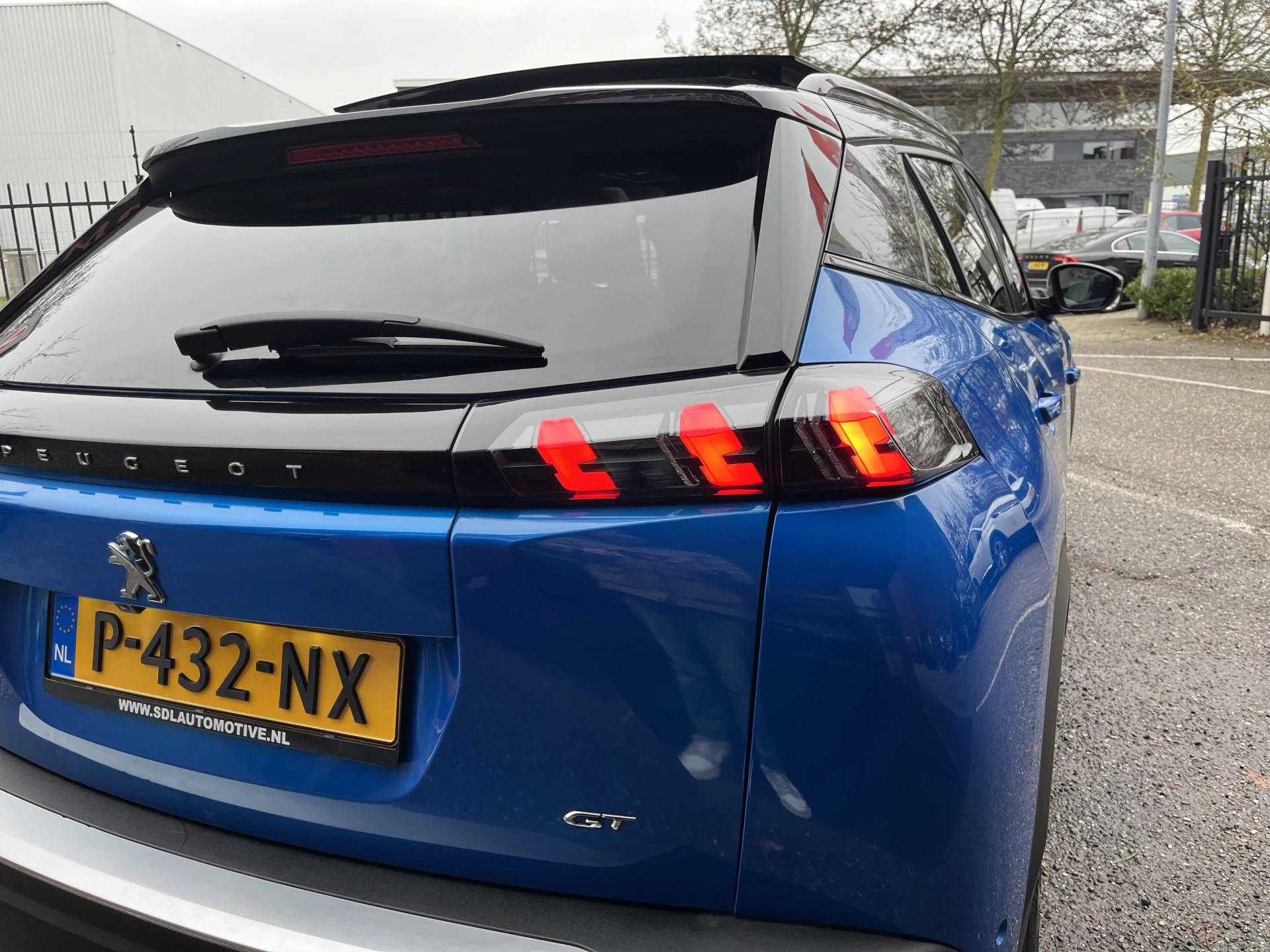 Hoofdafbeelding Peugeot e-2008