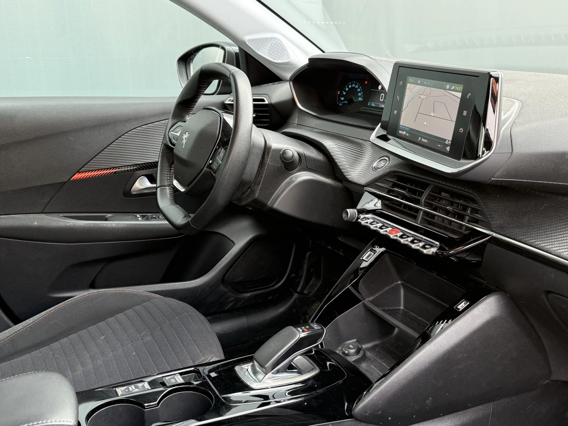 Hoofdafbeelding Peugeot e-208