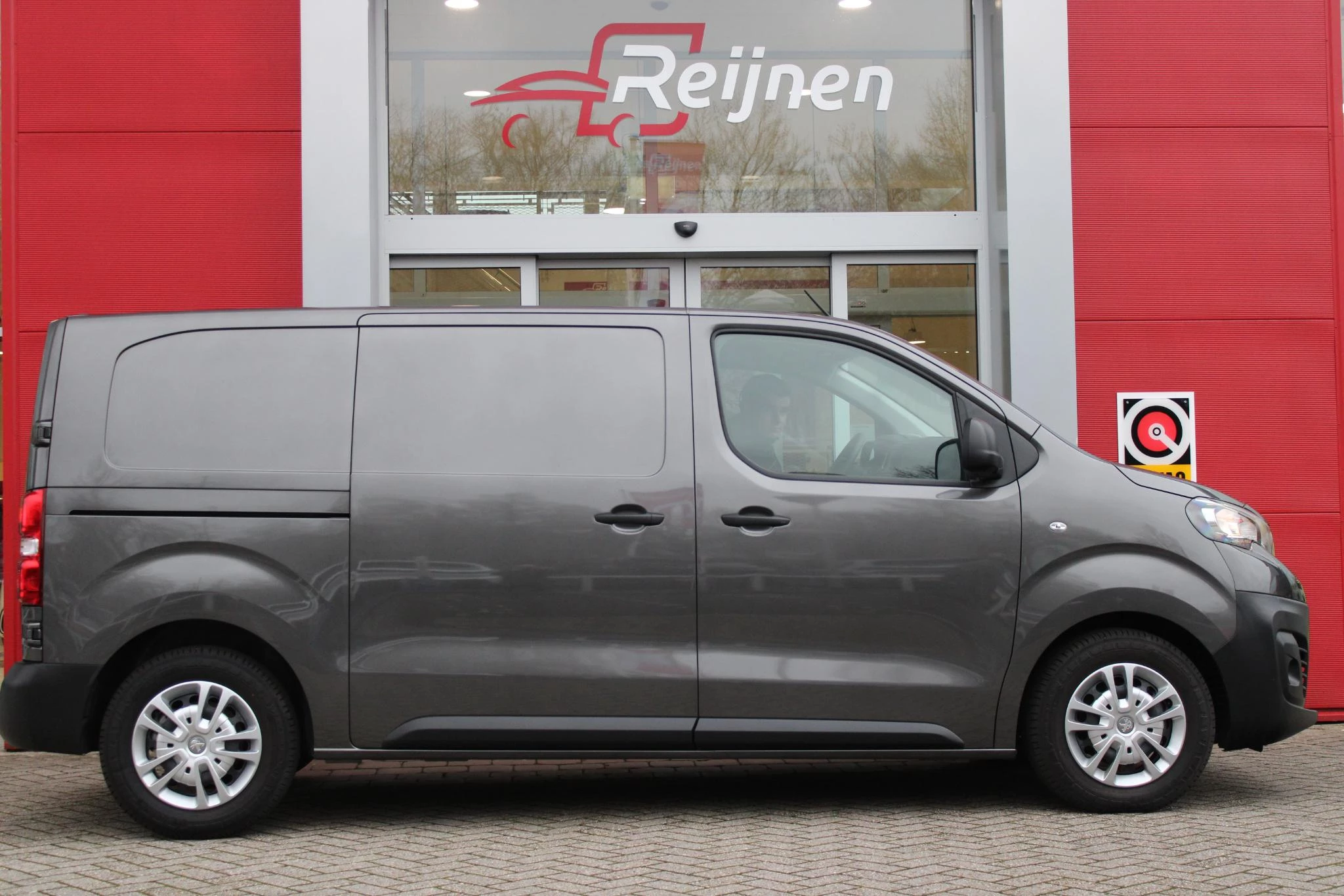 Hoofdafbeelding Peugeot e-Expert