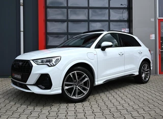 Audi Q3 45 TFSI e 3x S-Line 245PK | Pano | Trekhaak | Alcantara | Keyless | Digitaal Dash | Matrix Led | Stoelverwarming  | Dodehoek detectie | Carplay / Android Auto | Adaptive Cruise | Lane Assist