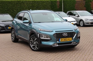 Hyundai Kona 1.6 GDI HEV Fashion Sky / Trekhaak / Camera / Head-up / KRELL Audio / Half Leder / 18'' / CarPay / Dodehoek / DAB / Cruise Control