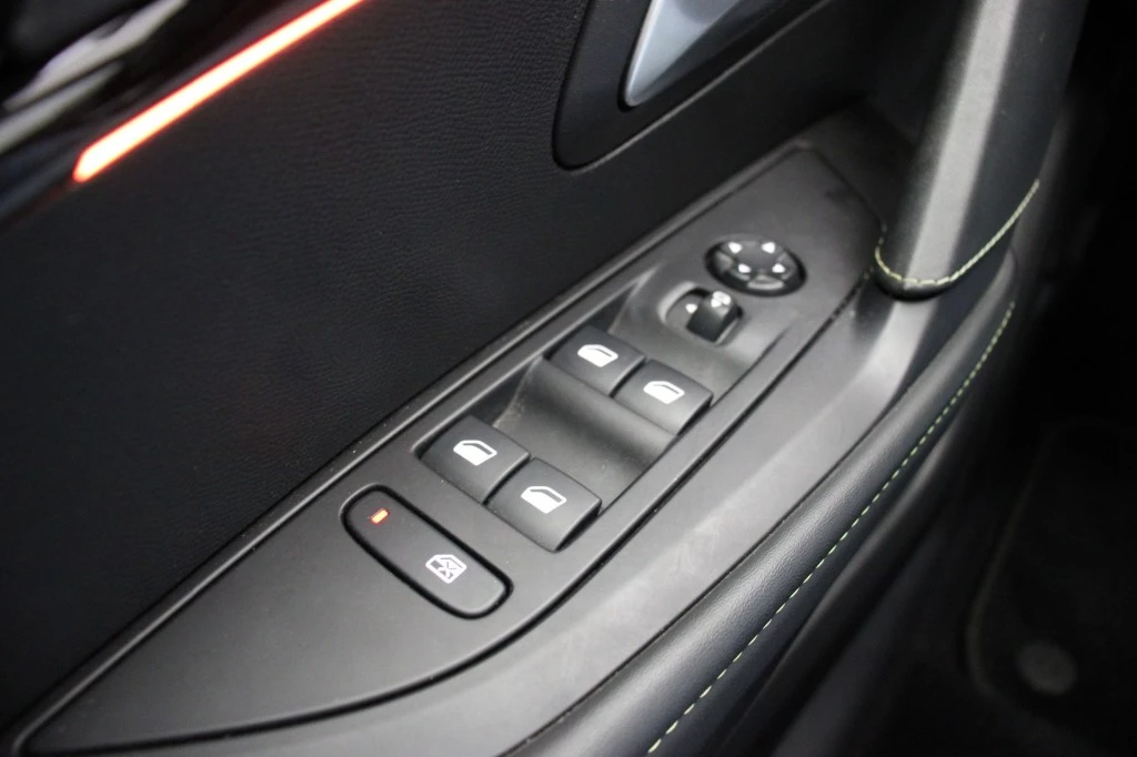 Hoofdafbeelding Peugeot e-208