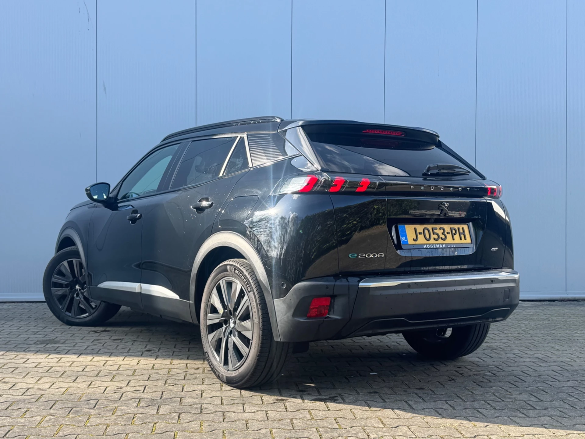 Hoofdafbeelding Peugeot e-2008