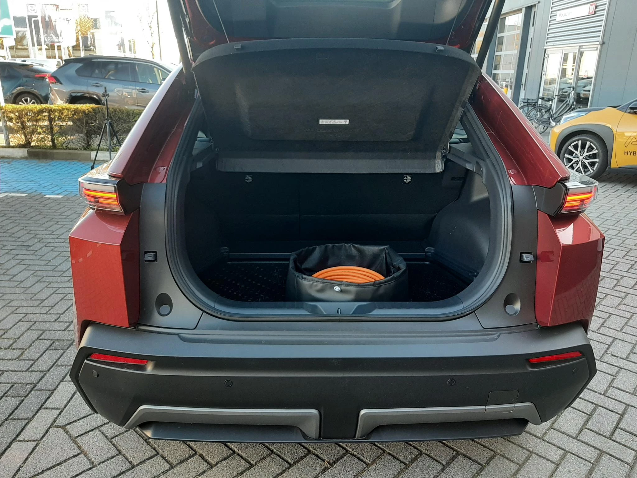Hoofdafbeelding Toyota C-HR+