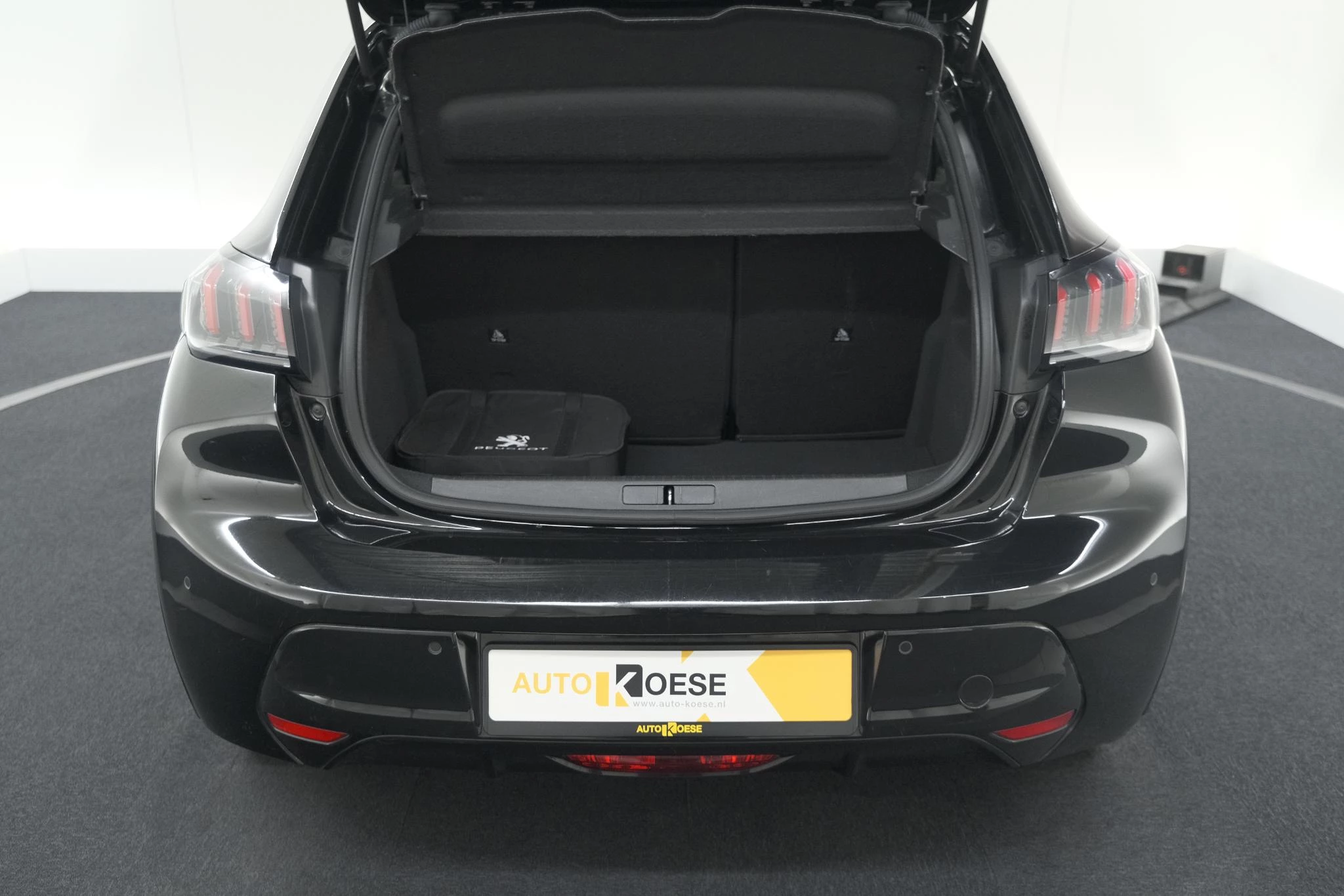 Hoofdafbeelding Peugeot e-208