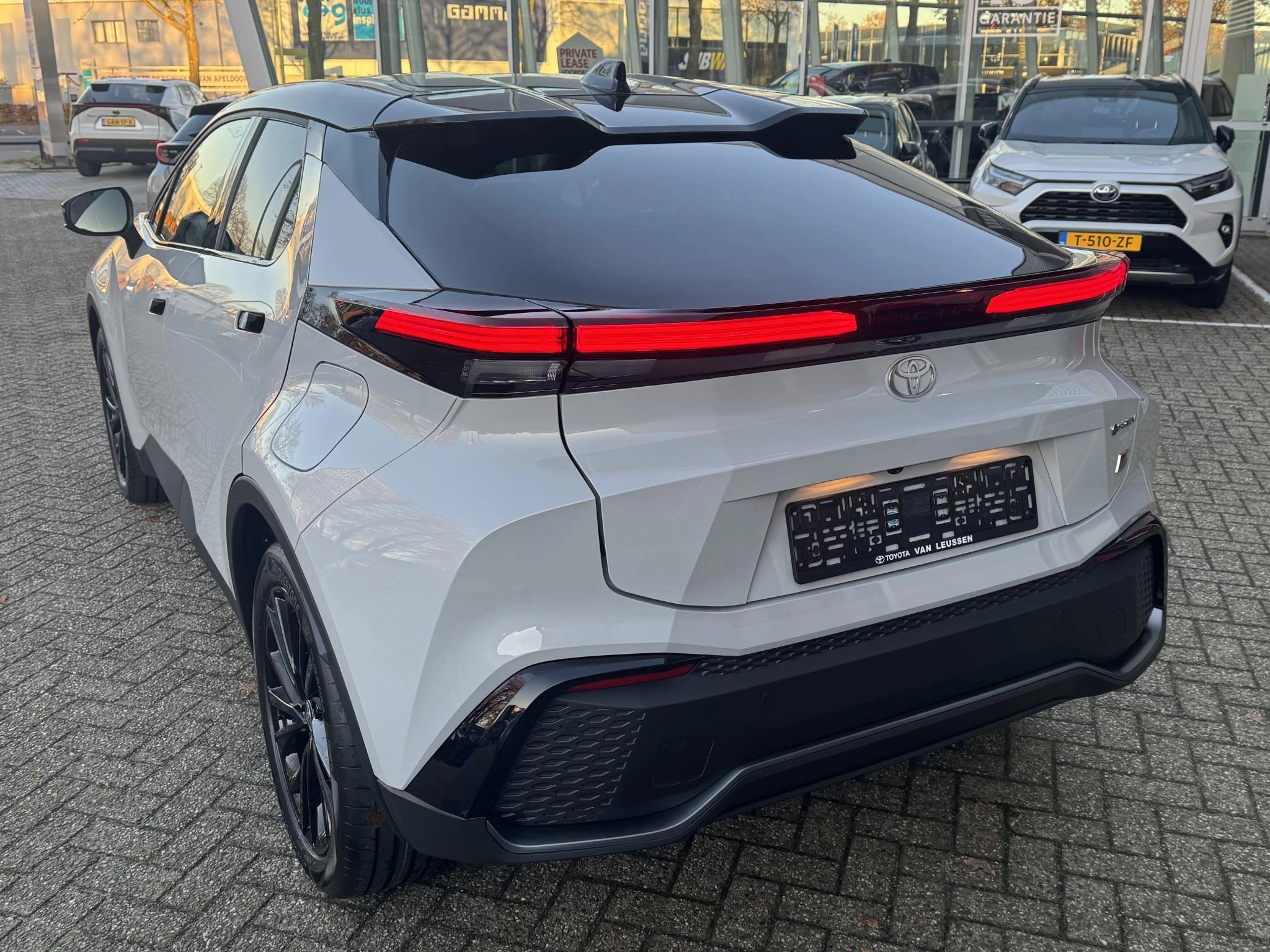 Hoofdafbeelding Toyota C-HR