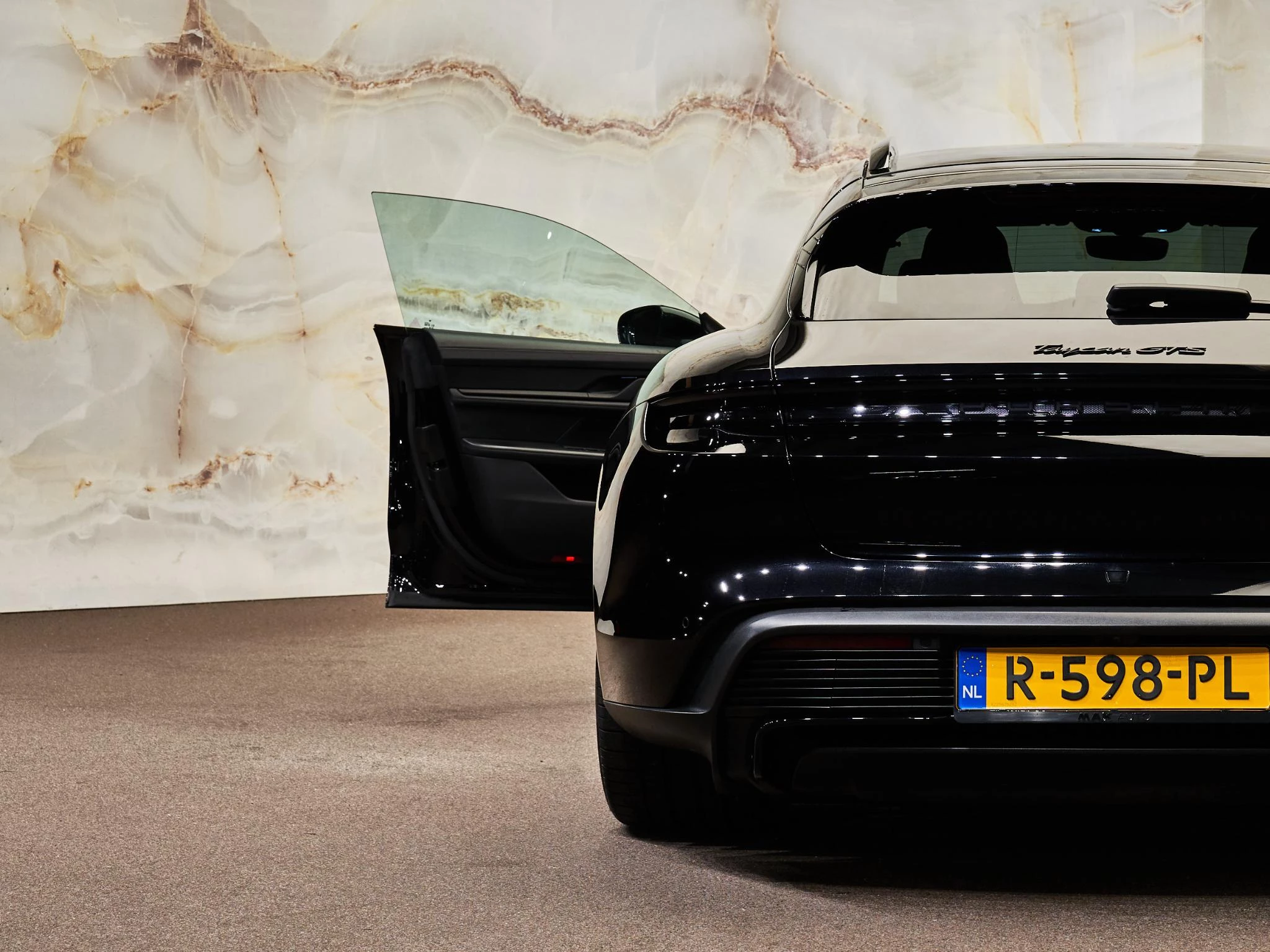 Hoofdafbeelding Porsche Taycan