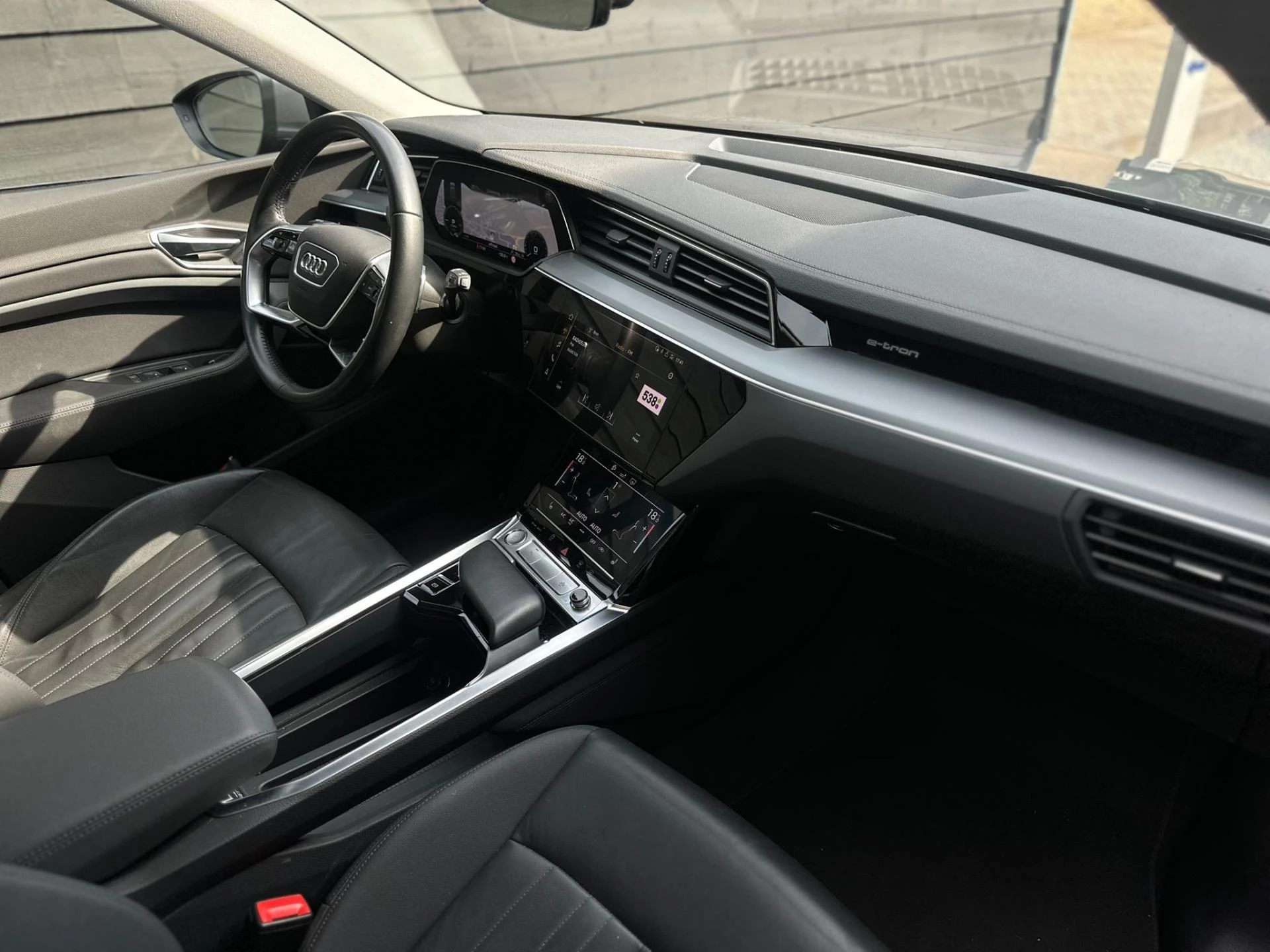 Hoofdafbeelding Audi e-tron
