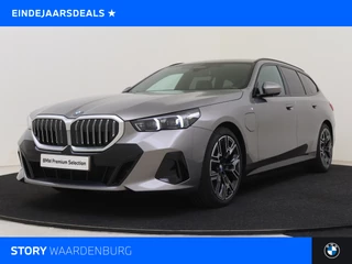 BMW 5 Serie Touring 530e M Sport Automaat / Trekhaak / Achteruitrijcamera / Comfort Access / Adaptieve LED / Stoelverwarming / M Sportonderstel / Parking Assistant