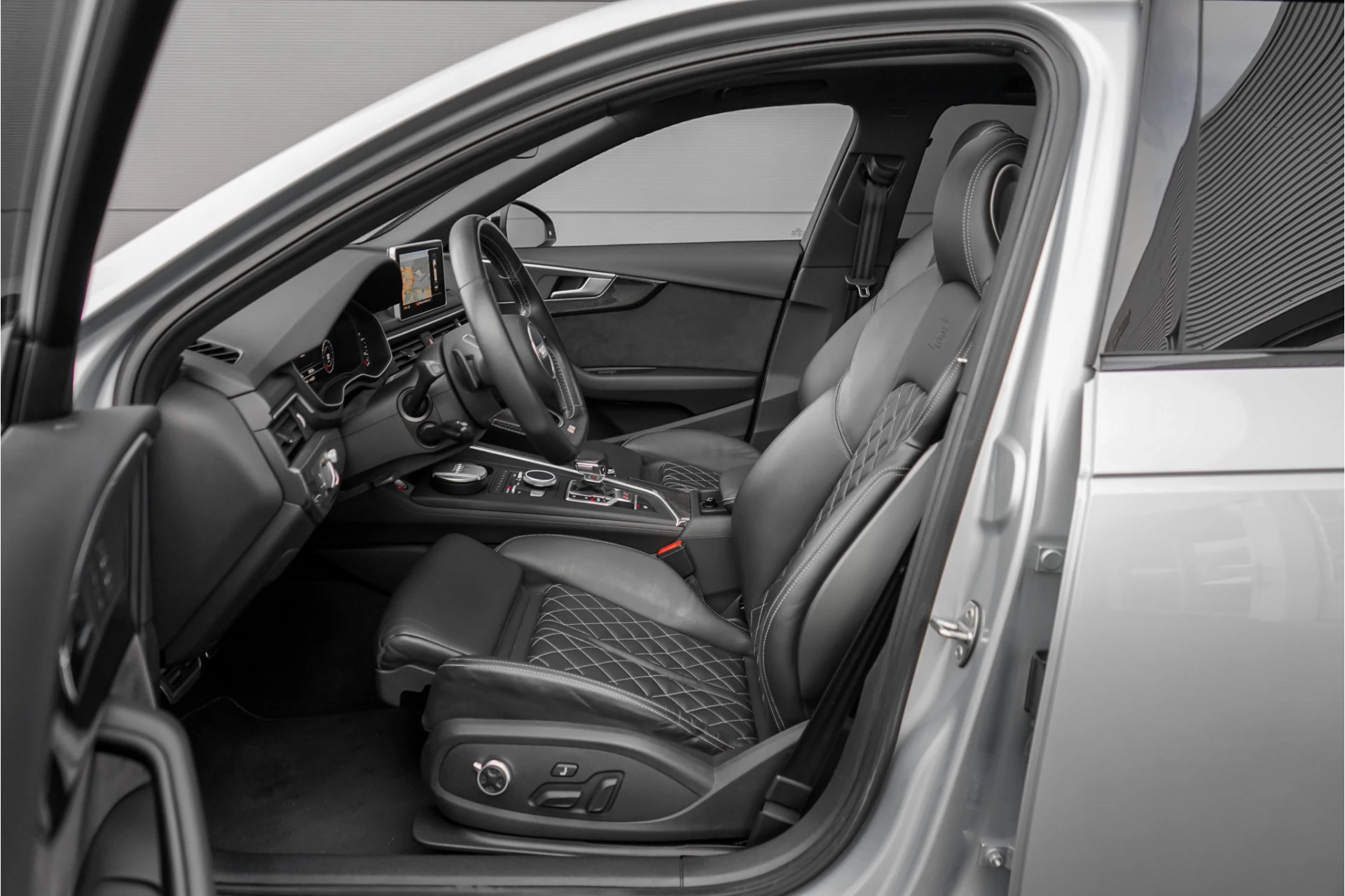 Hoofdafbeelding Audi S4