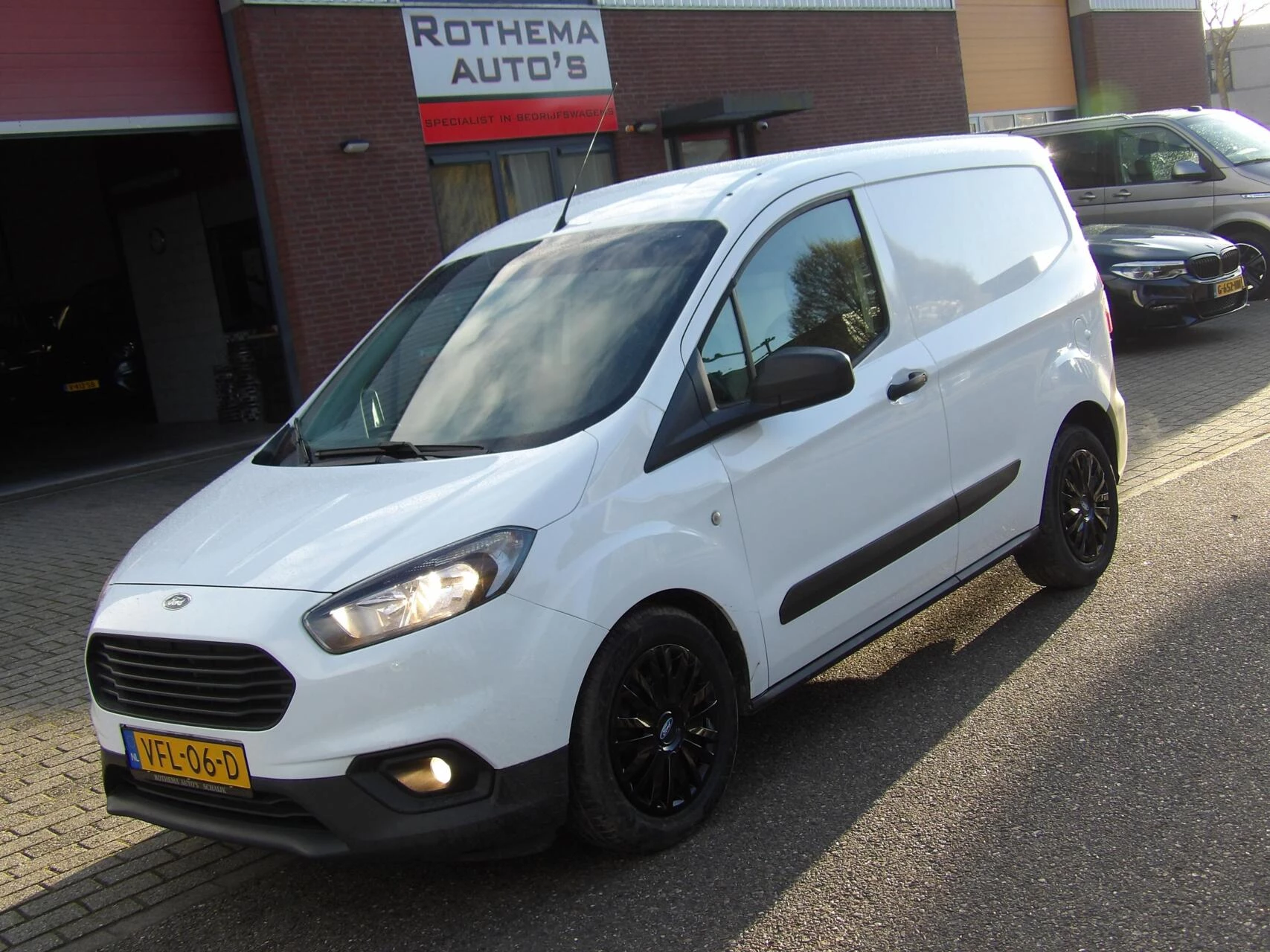 Hoofdafbeelding Ford Transit Courier
