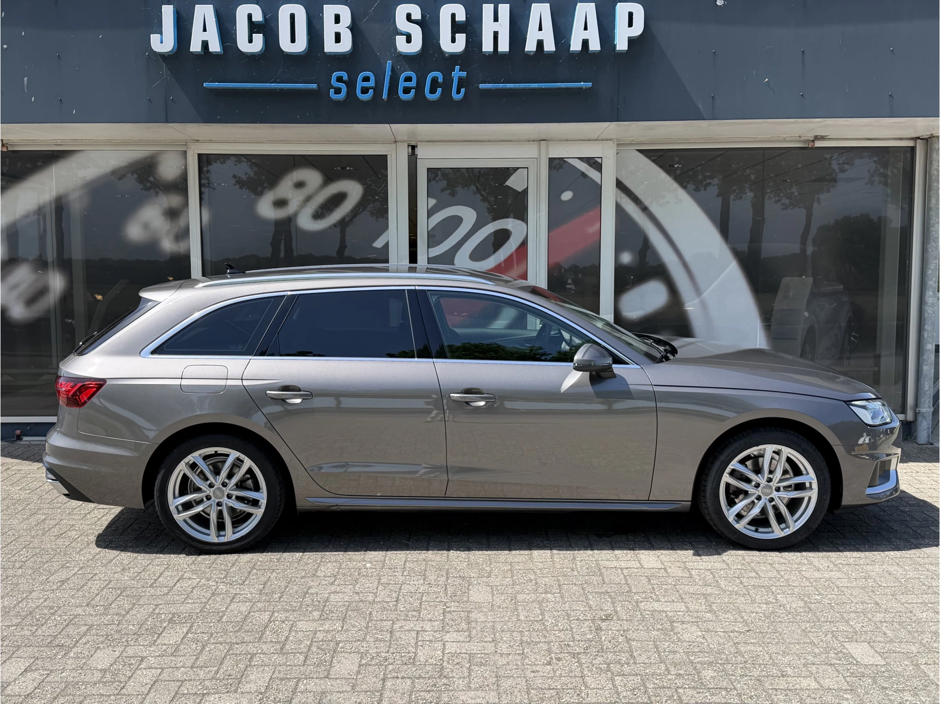 Hoofdafbeelding Audi A4