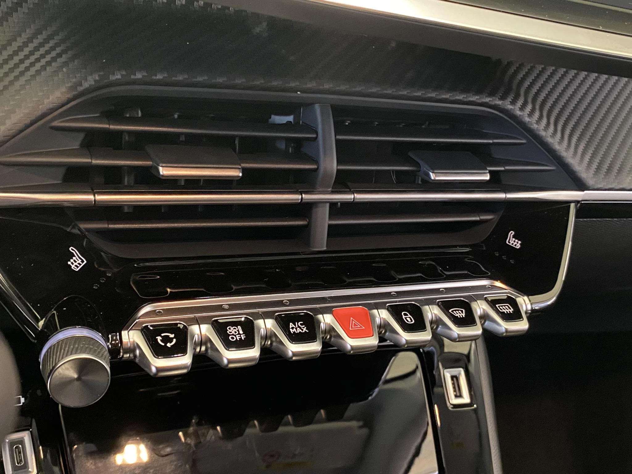 Hoofdafbeelding Peugeot e-208