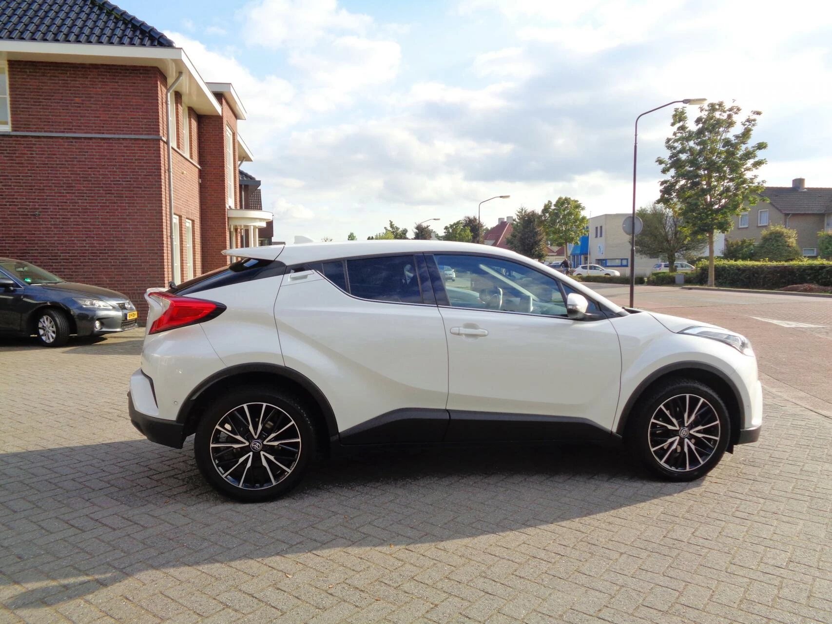 Hoofdafbeelding Toyota C-HR