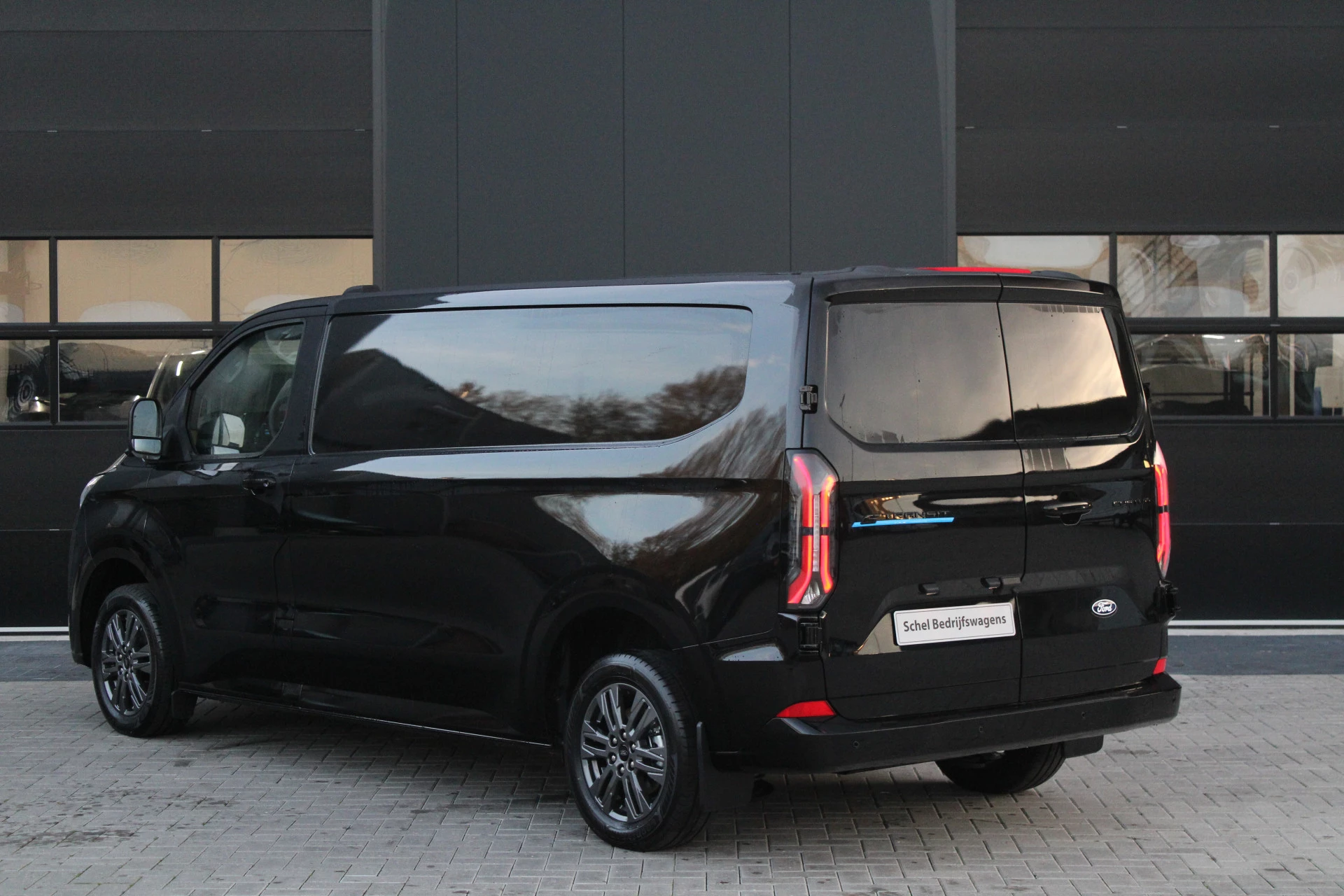 Hoofdafbeelding Ford E-Transit Custom
