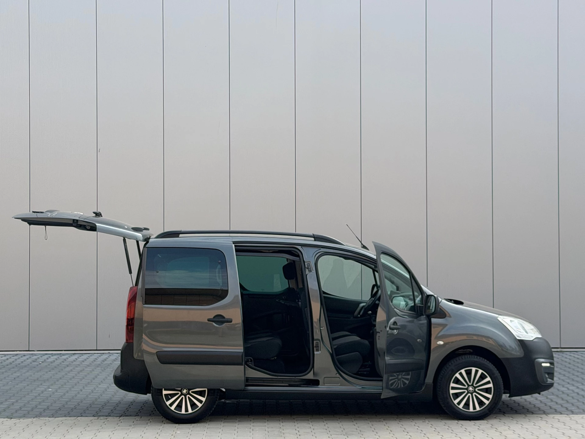 Hoofdafbeelding Peugeot Partner