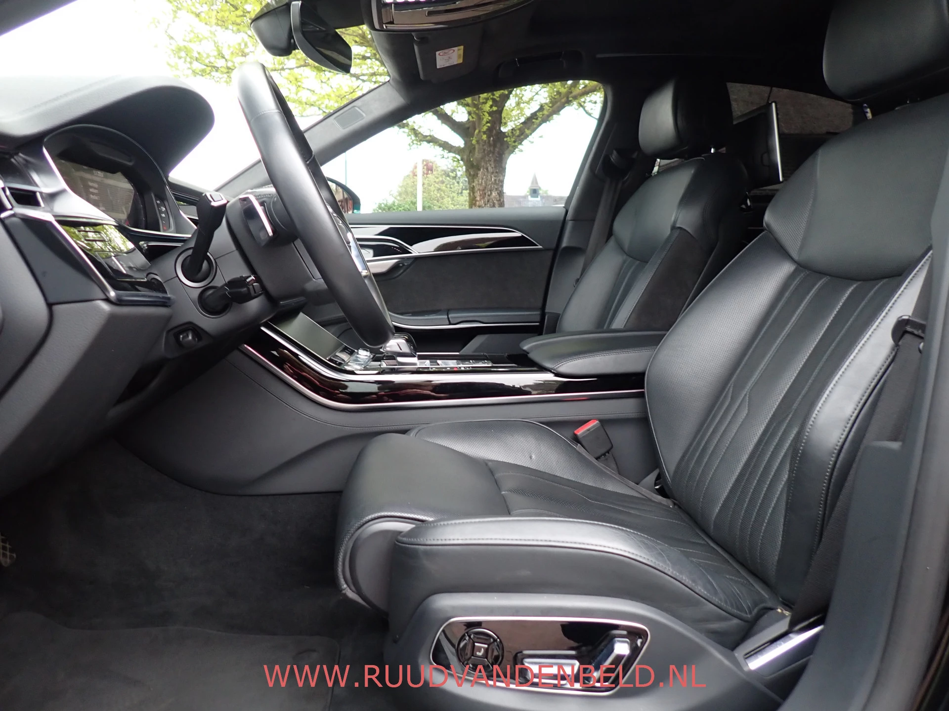 Hoofdafbeelding Audi A8