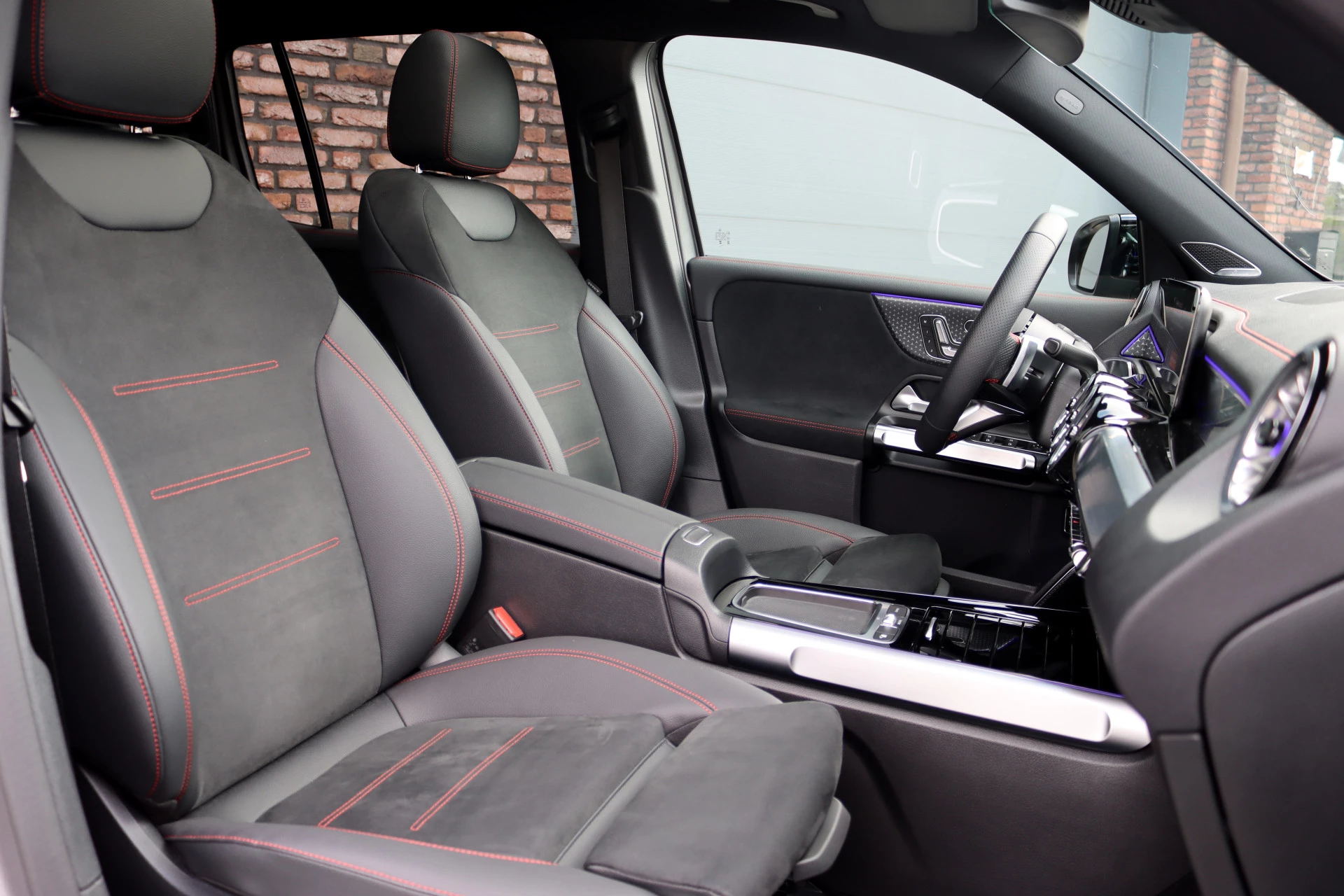 Hoofdafbeelding Mercedes-Benz EQB